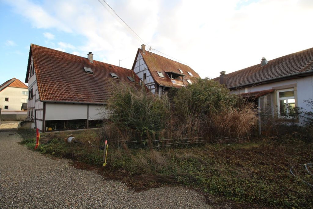 découvrez notre agence immobilière à gambsheim, spécialisée dans l'achat, la vente et la location de biens immobiliers. profitez de conseils d'experts pour réaliser vos projets immobiliers dans un cadre professionnel et convivial.