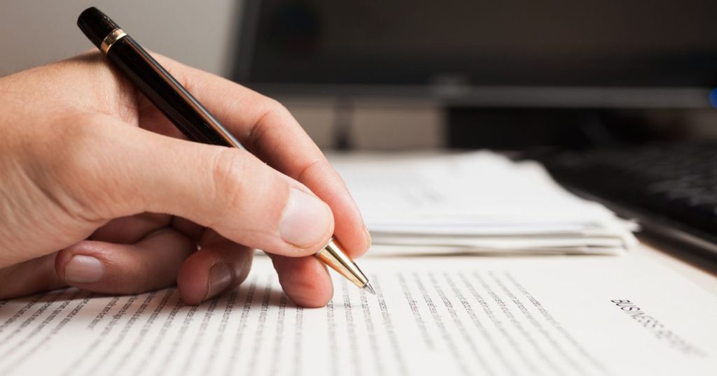 découvrez comment rédiger une lettre d'offre d'achat pour une maison : conseils, modèles et éléments essentiels à inclure pour formaliser votre proposition immobilière.